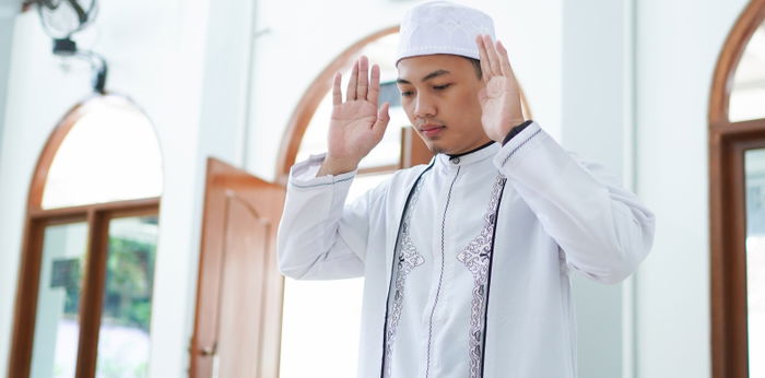 Niat Sholat Dzuhur Lengkap dengan Penjelasan Jamak Qasharnya