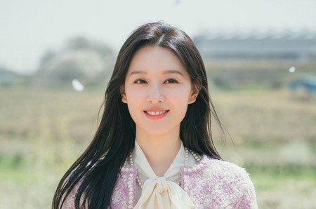 Profil Kim Ji Won
