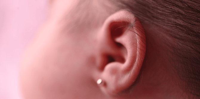 10 Rekomendasi Anting Bayi Perak dan Emas di 2025, Ini Cara Merawatnya