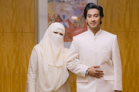 Biodata Umi Pipik Istri Uje, Dulu Seorang Model Kini Jadi Ustazah