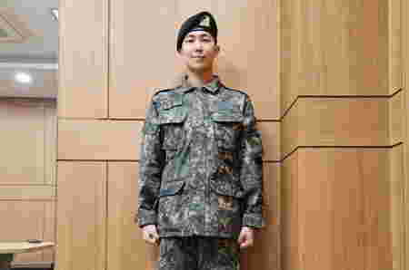 Idol Korea keluar wamil