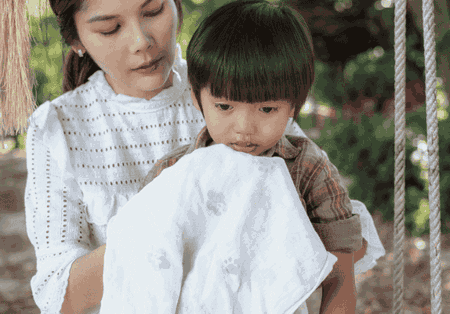 Waspada! Ini Ciri-ciri Anak Keracunan Makanan yang Sering Diabaikan