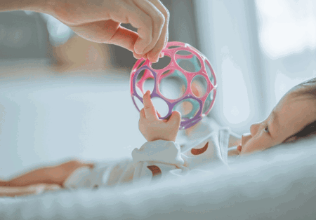 ciri bayi cerdas usia 3 bulan