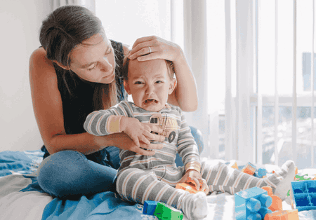 5 Ciri-ciri Bayi Tantrum dan Cara Tepat Mengatasinya