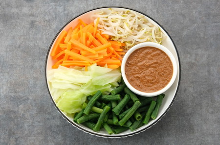 Menu masakan sehari-hari pecel sayur