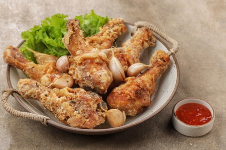 Menu masakan sehari-hari ayam goreng bawang putih