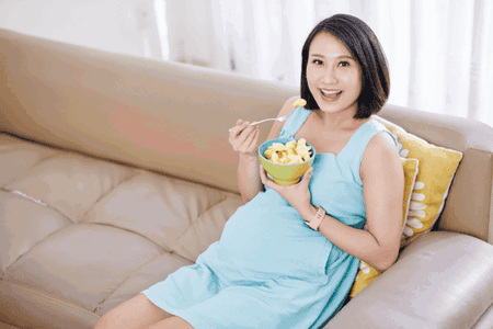 Daftar Lengkap Snack yang Tidak Boleh Dimakan Ibu Hamil dan Risikonya Jika Dikonsumsi