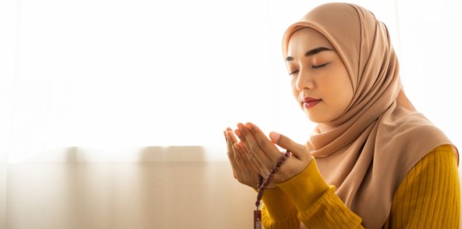 11 Bacaan Istighfar Penghapus Dosa Beserta Keutamaannya