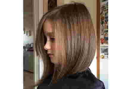 Model Rambut anak perempuan sebahu bob lurus 
