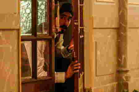 Film Action Thriller - Hotel Mumbai