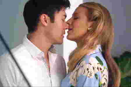 Film Semi Barat - A Simple Favor