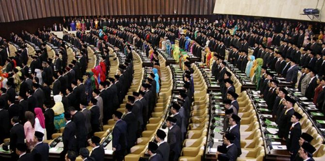 Detail Gaji Anggota DPR RI Beserta Tunjangan Lengkap, Tembus Ratusan Juta!