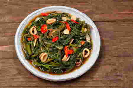 Tumis kangkung bawang putih