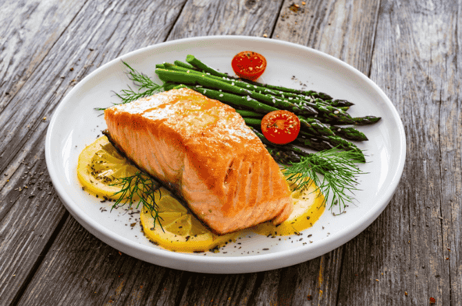 salmon ikan yang bagus untuk kecerdasan otak anak