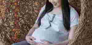 ยาหม่องทาตอนท้องได้ไหม? มีอะไรที่ควรรู้ทาแล้วจะเป็นอันตรายไหม?