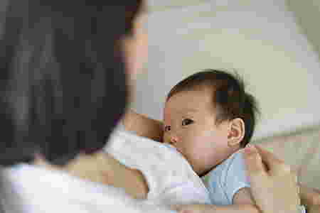 contraindicated drugs for breastfeeding mothers