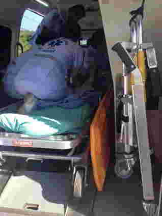 ผ้าห่อตัวเด็กพันล้อรถ