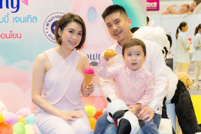 แอบส่องกิจกรรมยามว่างกับลูกของแม่นิหน่าและพ่อแบงค์