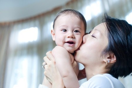 จะรู้ได้อย่างไรว่า ลูกน้อยของเรากำลังมีความสุข!