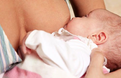 เรื่องดีน่าแชร์! 4 เหตุผลใหญ่ ๆ ที่นักโภชนาการยัน นมทารกไหนก็เลียนแบบนมแม่ไม่ได้