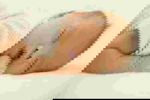 ทารกนอนกรน ปกติไหม ลูกเป็นอะไรหรือเปล่า