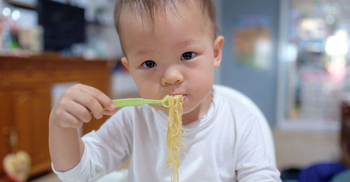 พัฒนาการเด็ก 22 เดือน ลูกมีการเปลี่ยนแปลงอย่างไร เสริมทักษะอะไรให้ลูกดี