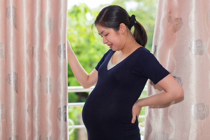 การคลอดธรรมชาติ เป็นอย่างไร! เกาะขอบเตียง เฝ้าดู การคลอด ธรรมชาติ