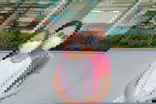 ใส่หน้ากากอนามัยหรือ face shield ดีหรือไม่?