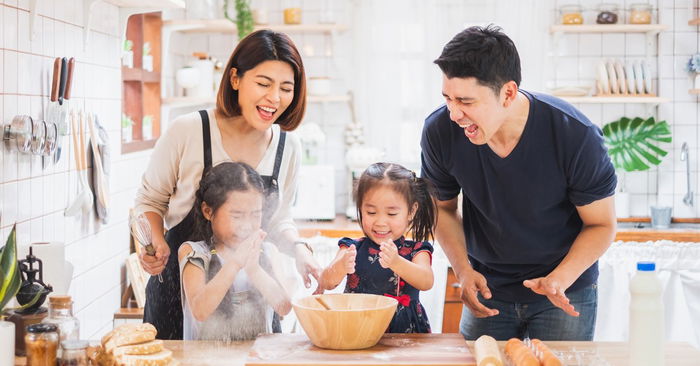 ชวนลูกเข้าครัว ฝึกทักษะ ทำกับข้าว ช่วยให้ลูกของคุณฉลาดขึ้นได้!