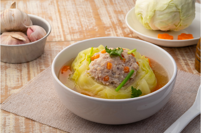 แกงจืดกะหล่ำปลียัดไส้ เมนูอาหารต้านฝุ่น