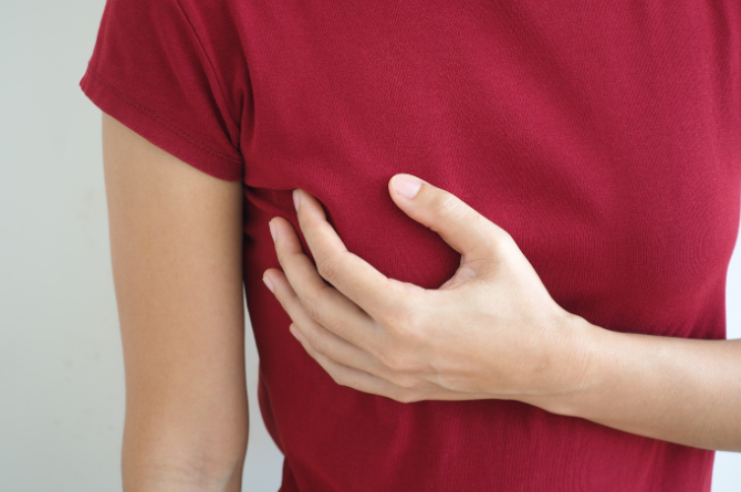 เจ็บเต้านม นมแม่เป็นลิ่ม อาจเพราะท่อน้ำนมอุดตัน