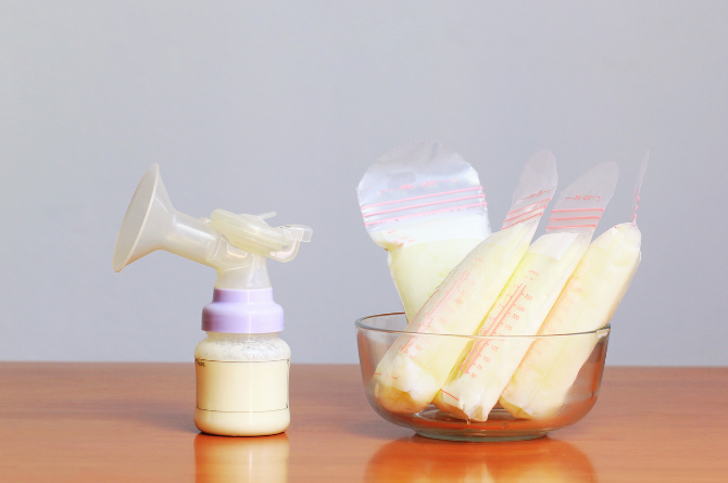 นมแม่สีเหลือง ปกติมั้ย