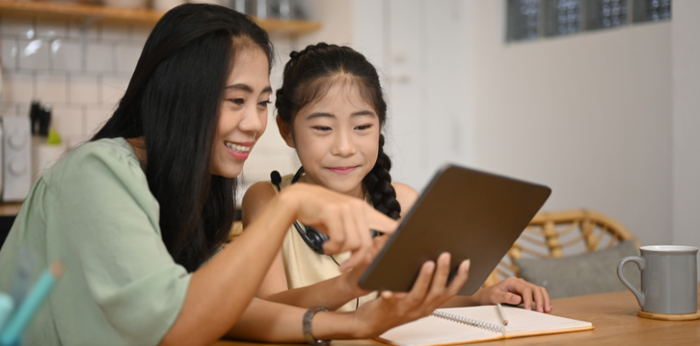 หยุดก่อนแม่! ปล่อยลูกดูคลิปสั้นทั้งวัน ผลเสียอาจไม่ใช่เรื่องเล่น ๆ อย่างที่คิด