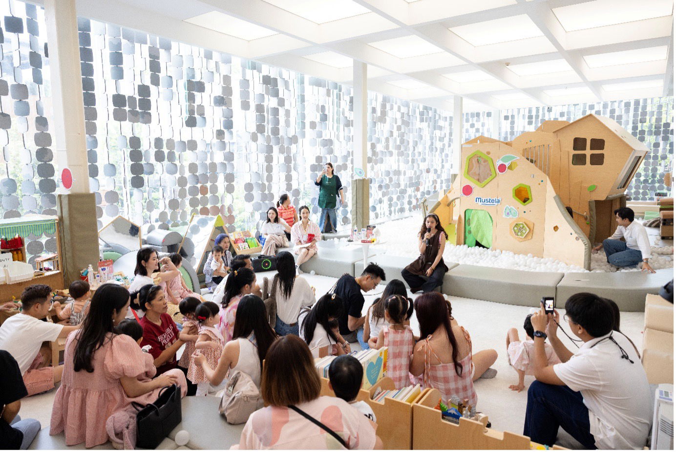 พาลูกน้อยเปิดประสบการณ์สุดอบอุ่นในงาน “Mustela Happy Sensory Play”