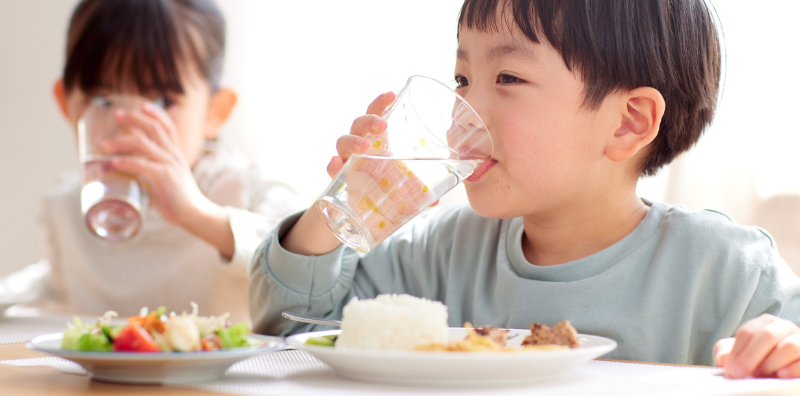 คู่มือ อาหารเด็ก 1-3 ขวบ แนะนำเมนูมื้อหลักและอาหารว่าง เสริมสมอง พัฒนาการไว