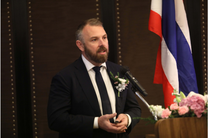 นายคริสเตียน เฮนรี ประธานและประธานเจ้าหน้าที่บริหาร PacBio 