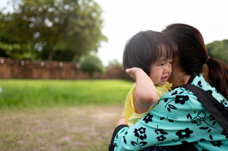 how to handle tantrums in toddlers