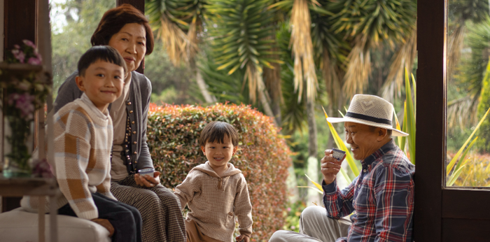 วิจัยชี้! เด็กที่ใกล้ชิดกับปู่ย่าตายาย เสี่ยงซึมเศร้าน้อยกว่าถึง 30%