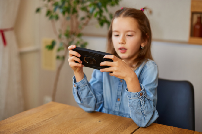 ภัยออนไลน์ในเด็ก