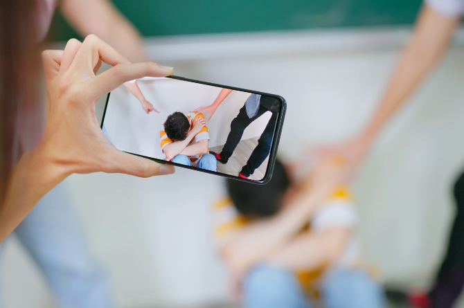 ภัยออนไลน์ในเด็ก cyberbullying