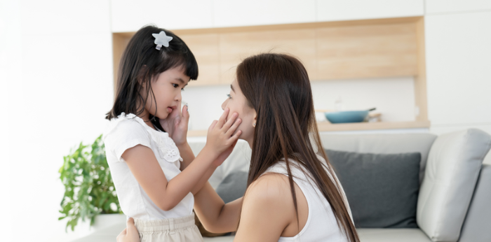 ลูกบ่นเหนื่อย พ่อแม่ควรตอบอย่างไร? ให้ลูกได้ 'พลังใจ' ไม่ใช่ 'แผลใจ'