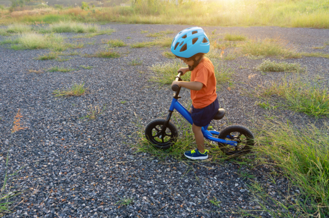 ดราม่า พ่อฝึกลูกแข่งขาไถ