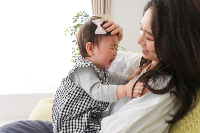 วิธีรับมือเด็กร้องไห้งอแง