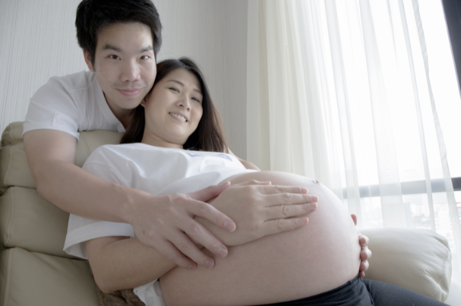 ลูกโก่งตัว กับท้องแข็ง ต่างกันยังไง