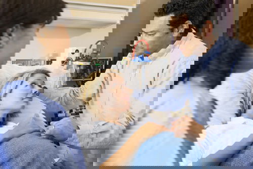 Delivery Room Survival Tips, Get To Know What Need To Be Done!