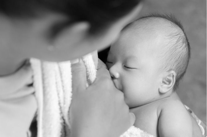 Seorang pembantu rumah dari Batam didapati menyusu bayi majikannya