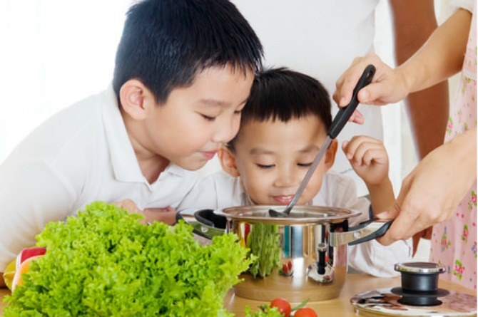 5 Ways To Get The Kids Cooking: How To Teach Your Kid How To Cook
