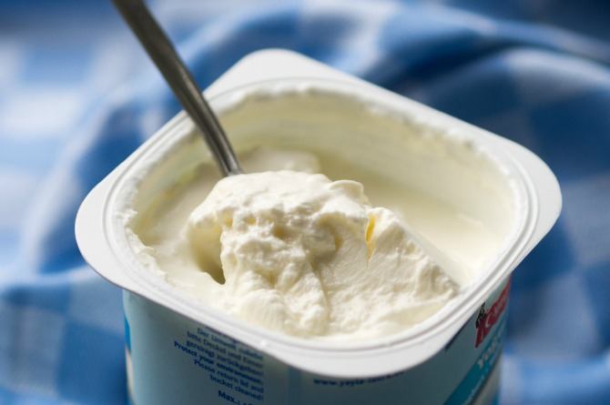 Child chokes on a piece of plastic found in yogurt snack