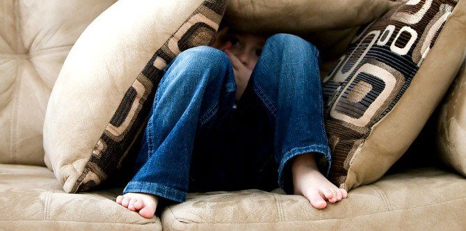 After falling from sofa, pregnant mum and her unborn child pass away