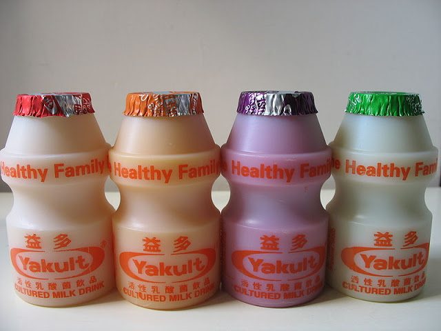 Selamat Tak Kalau Anak Minum Yakult (Minuman Probiotik) Seawal Usia 6 Bulan? Anak Asyik Minta!
